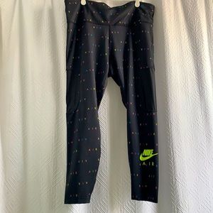 Women’s Tight Fit High Rise 7/8 Length Leggings